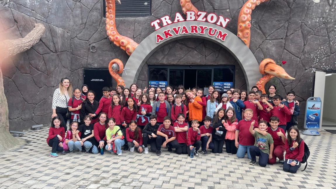 Okulumuz 5/D ve 5/F  sınıfı öğrencileri öğretmenleri eşliğinde Trabzon Akvaryuma gittiler
